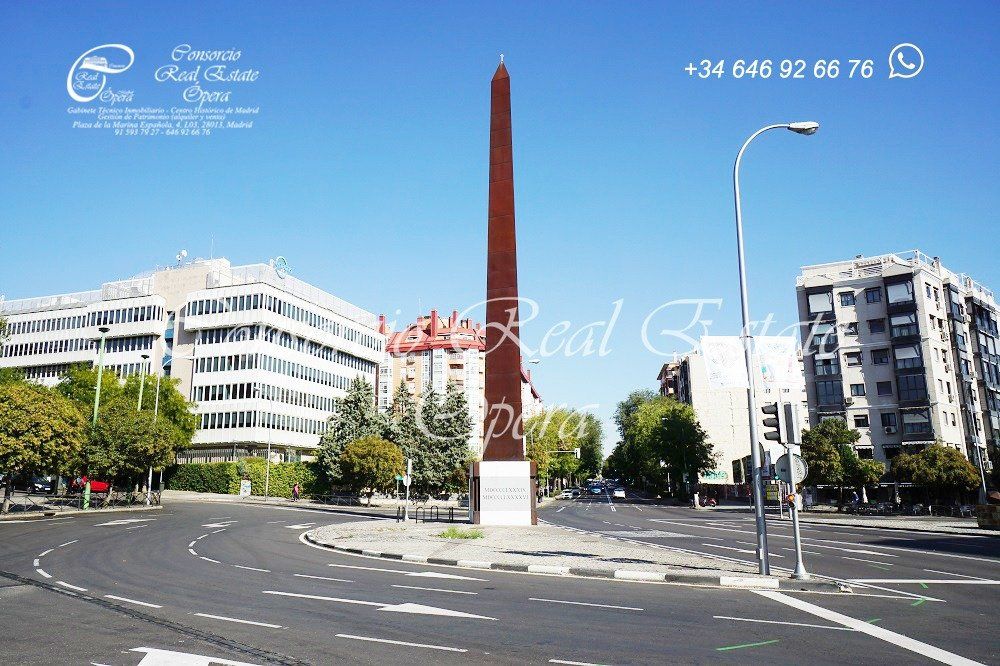 Exterior view of Office for sale in  Madrid Capital  with Heating