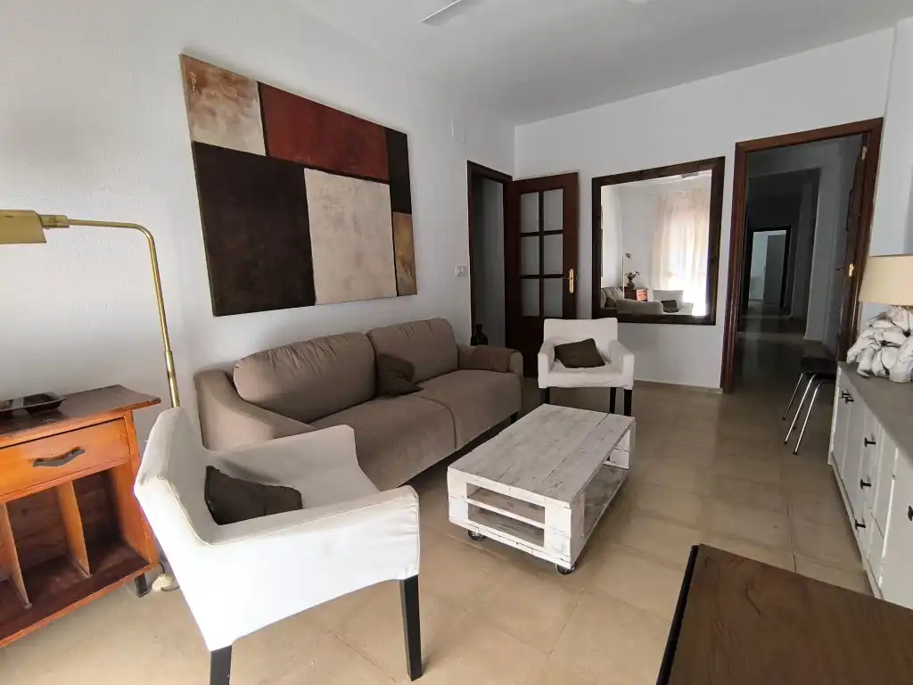 Flat for rent in Calle Julio Pellicer, Ciudad Jardín - Zoco