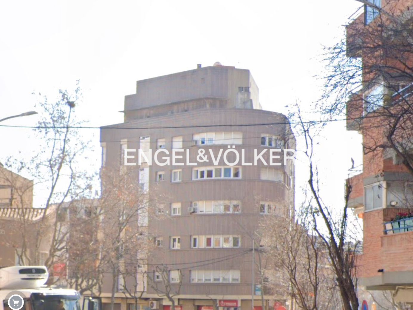 Vista exterior de Local en venda en Terrassa