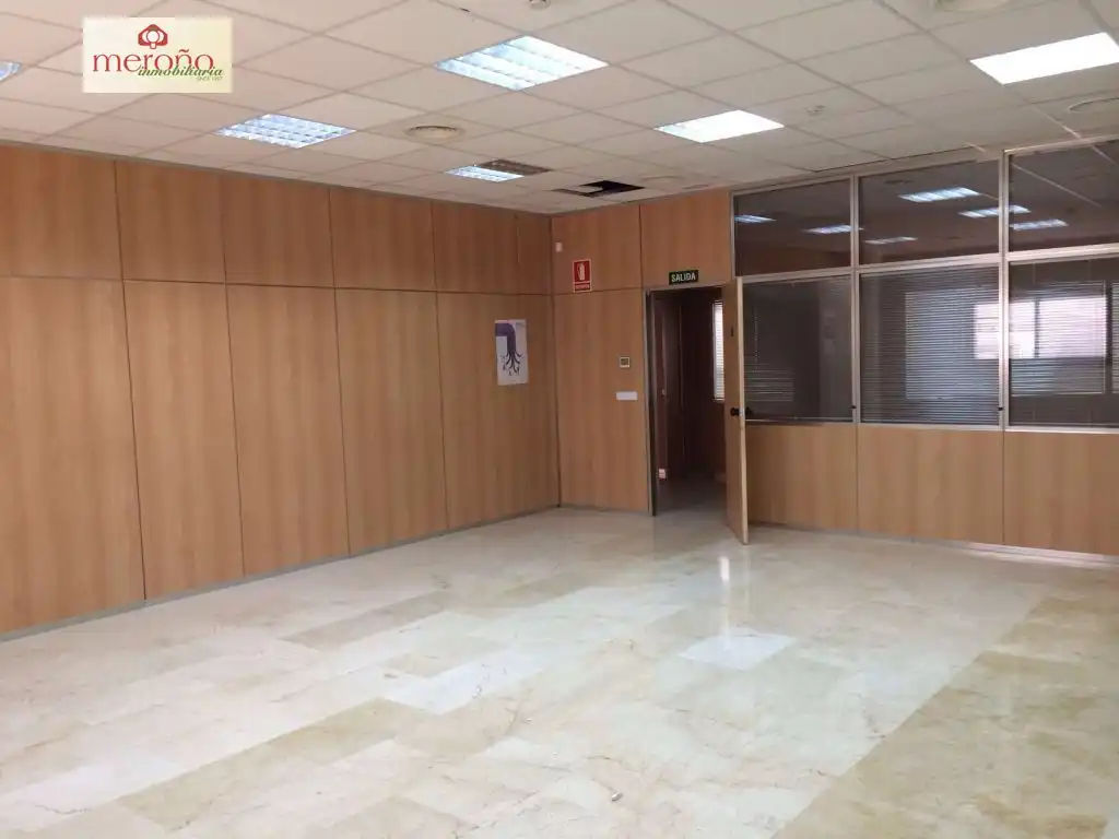 Oficina amb ascensor de lloguer a Elche ciudad