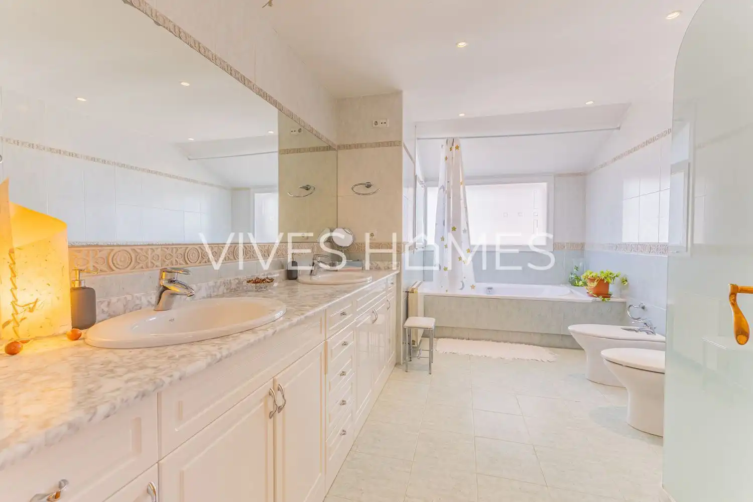 Bathroom of Houses for sale in Caldes d'Estrac  with Air Conditioner, Heating and Private garden