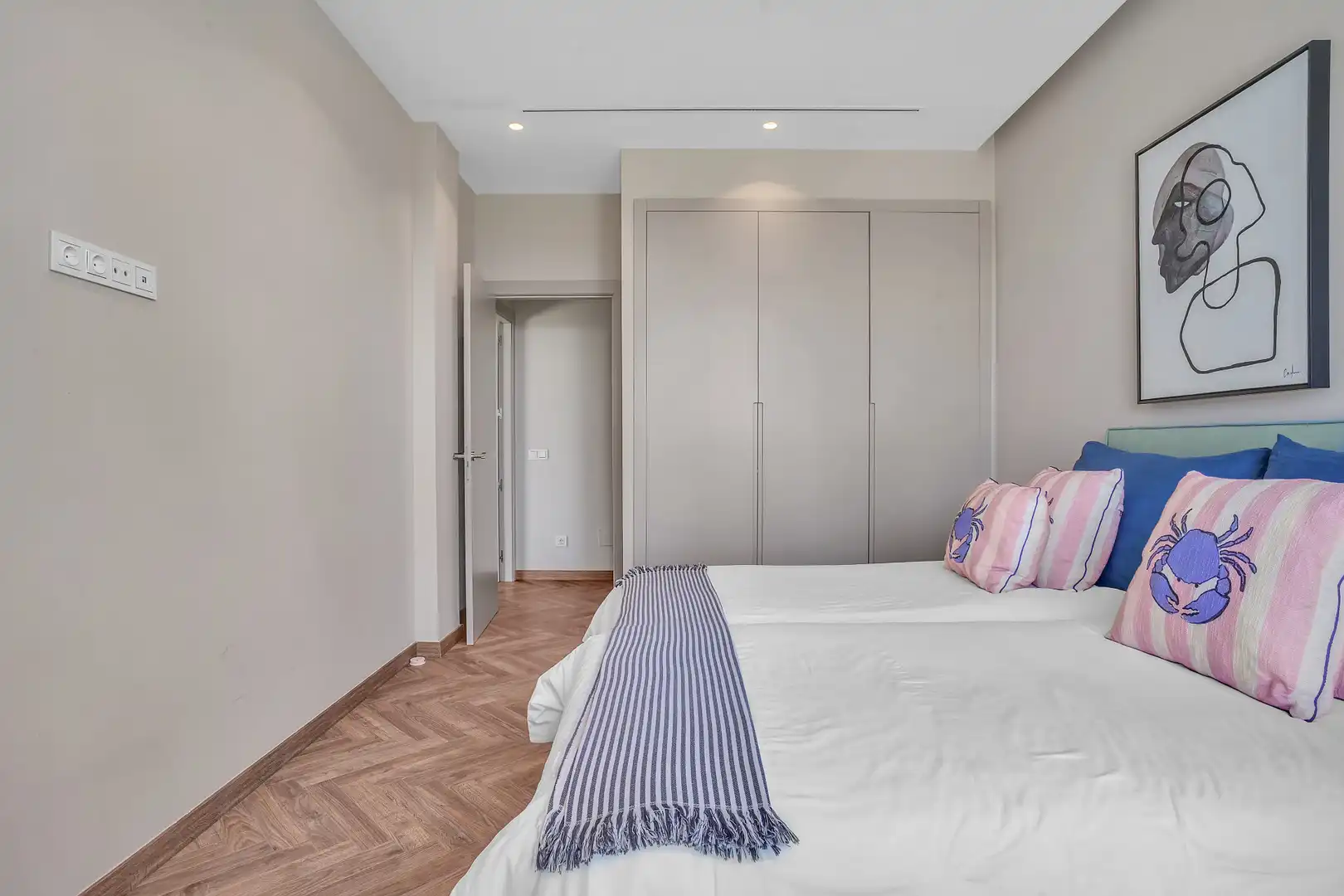 Dormitori de Casa o xalet de lloguer en Marbella amb Aire condicionat, Jardí privat i Terrassa