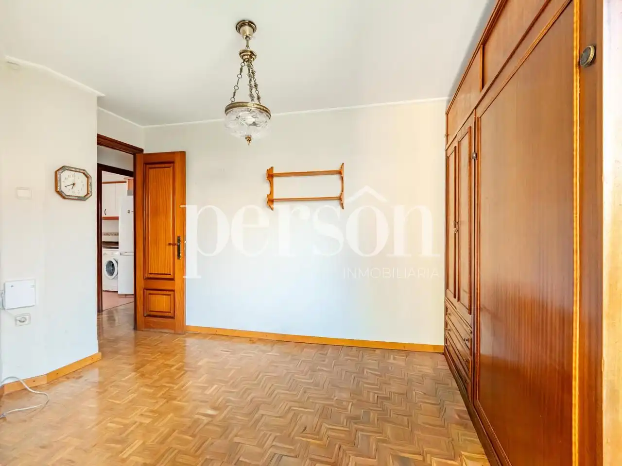 Bedroom of Flat for sale in Valencia  with Air Conditioner, Heating and Balcony