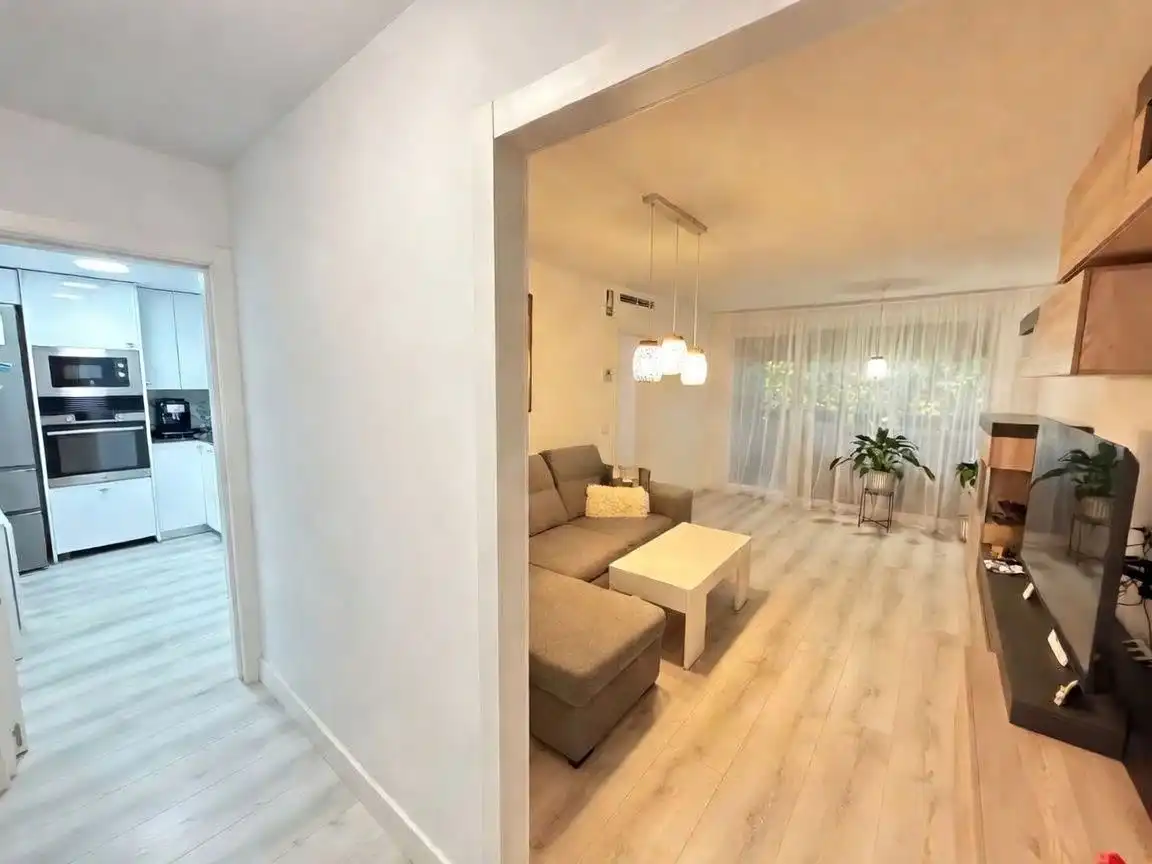 Sala d'estar de Pis en venda en Alcalá de Henares amb Aire condicionat i Terrassa