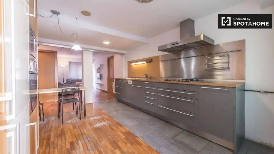 Cocina de Piso de alquiler en Valencia con Aire acondicionado, Calefacción y Amueblado