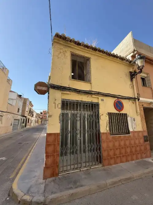 Vista exterior de Casa adosada en venda en Rafelbuñol / Rafelbunyol amb Aire condicionat, Jardí privat i Terrassa