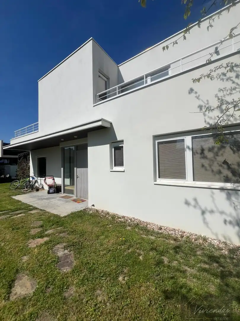 Exterior view of Houses for sale in Villanueva de la Cañada  with Heating, Terrace and Balcony