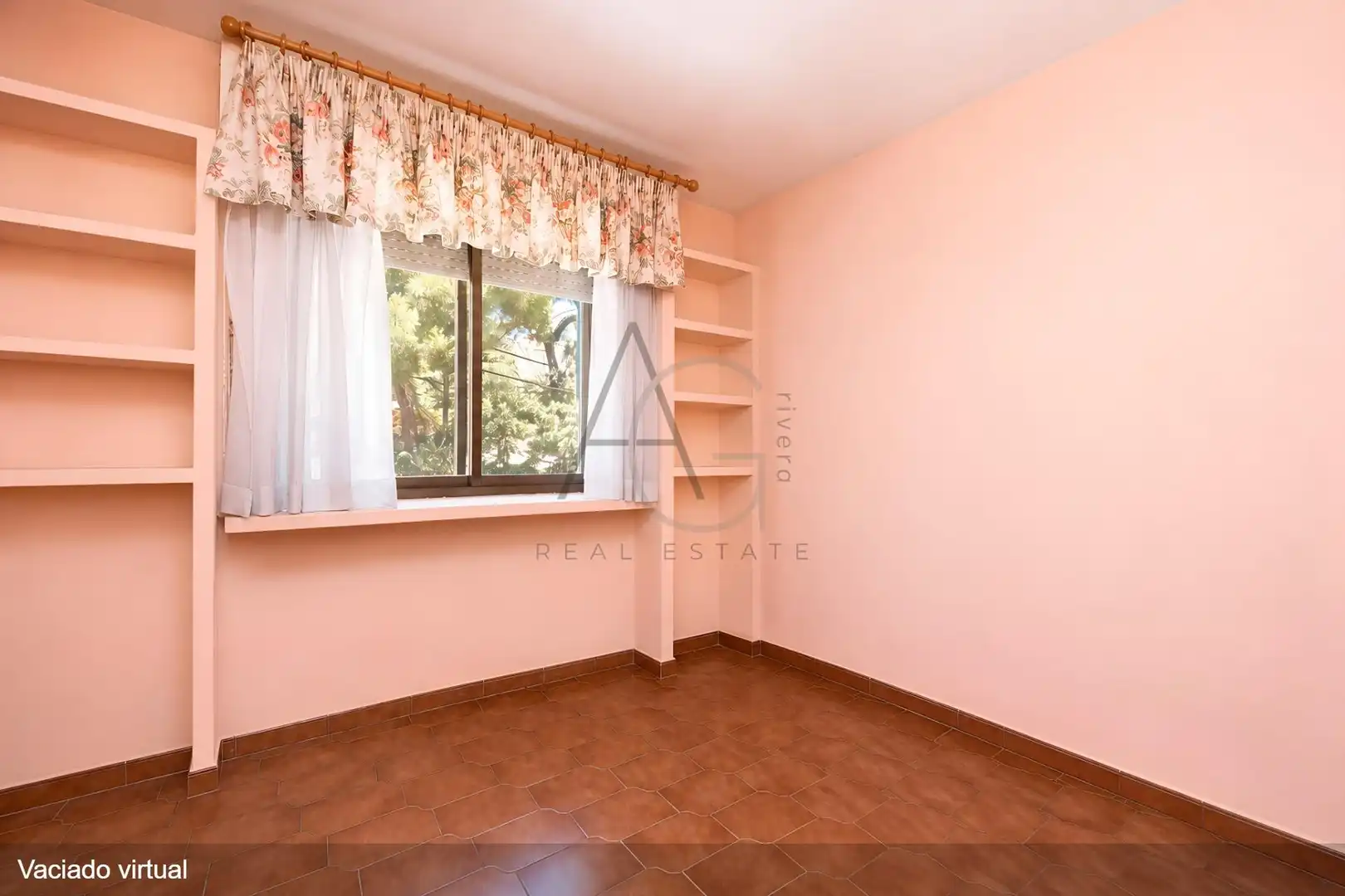 Dormitori de Casa adosada en venda en Torrelodones amb Calefacció i Alarma