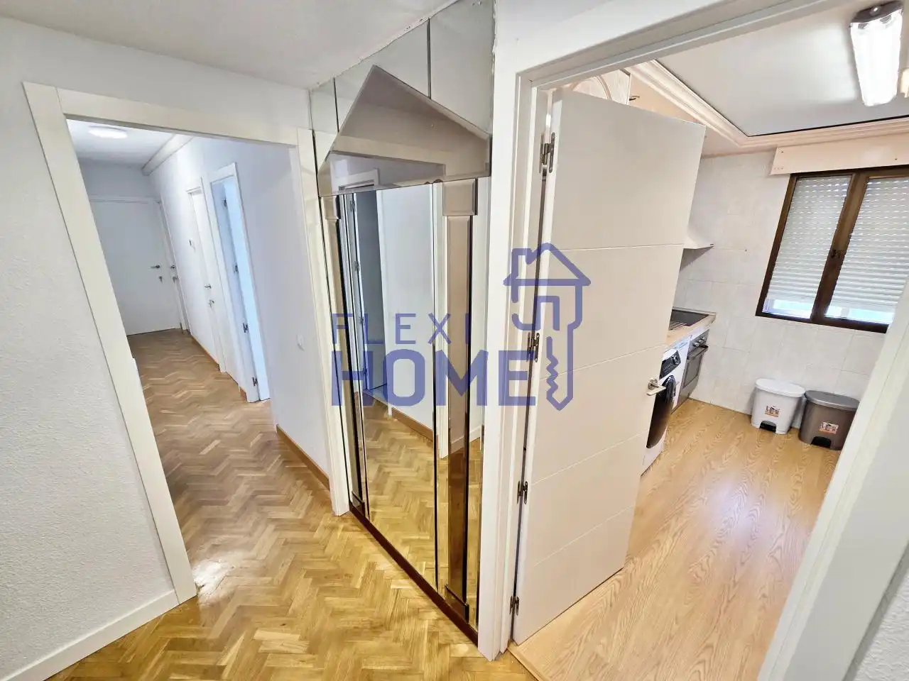 Vista exterior de Piso para compartir en Guadalajara con Calefacción, Parquet y Amueblado
