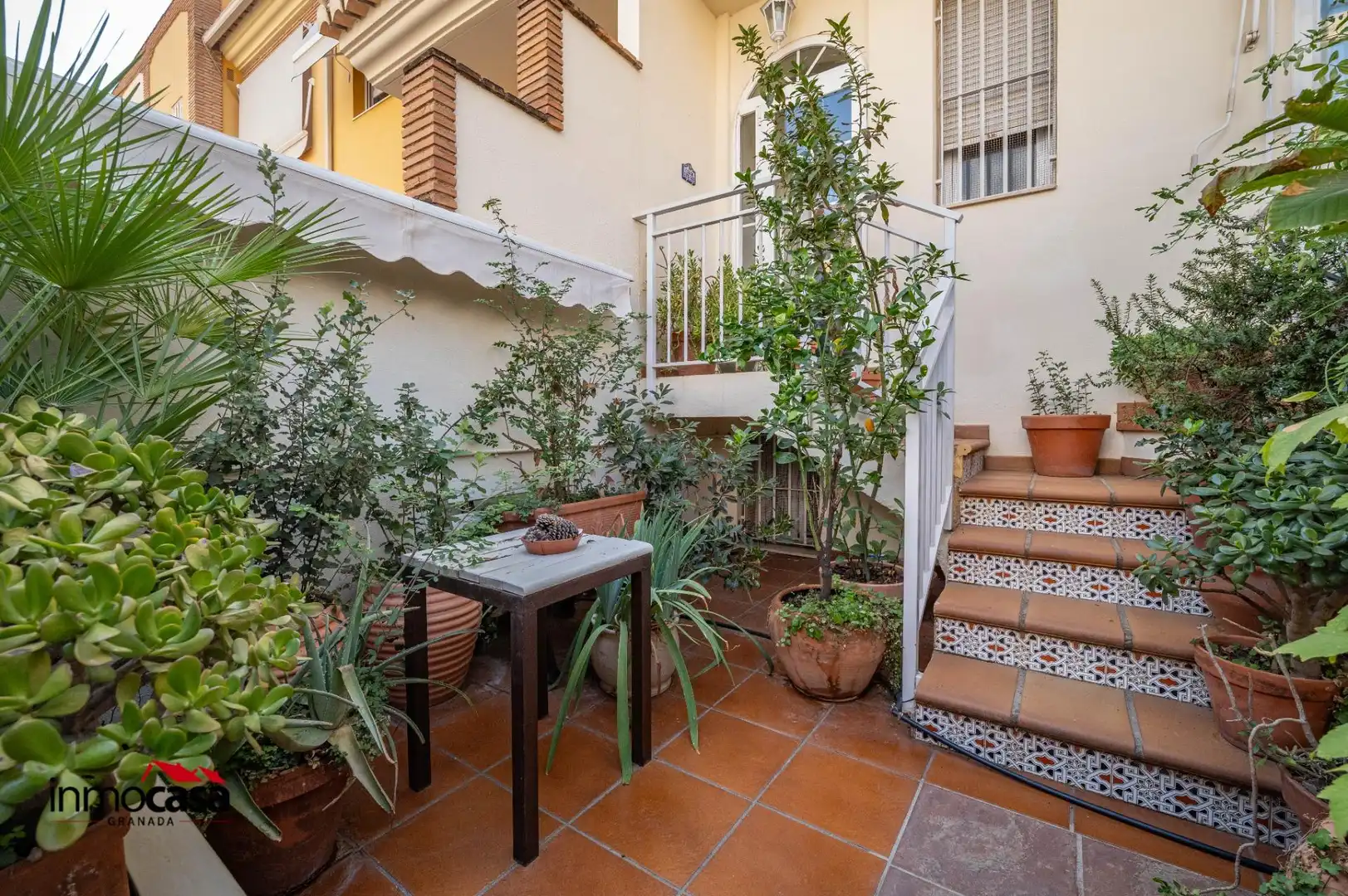 Terrasse von Einfamilien-Reihenhaus zum Verkauf in Granada mit Klimaanlage