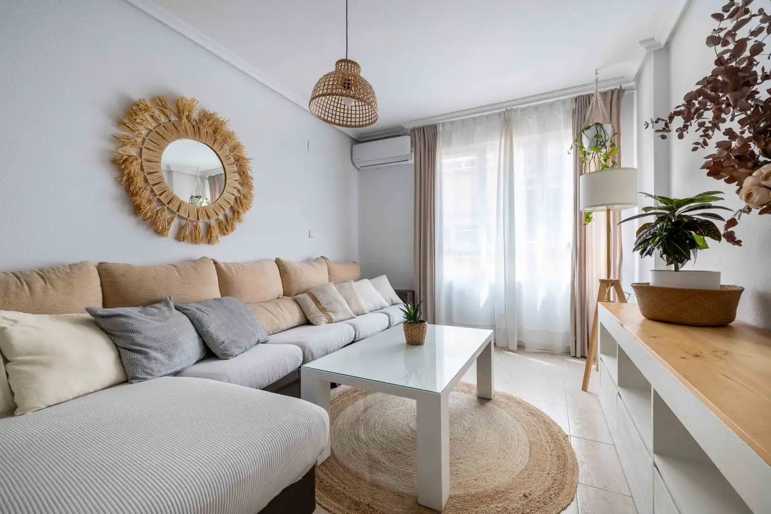 Living room of Flat for rent in Murcia  with Air Conditioner, Heating and Furnished