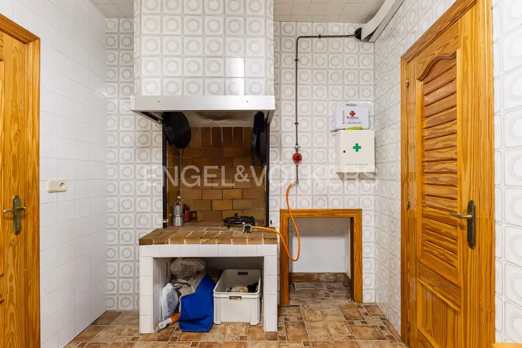 Kitchen of Houses for sale in Alcublas  with Air Conditioner, Heating and Terrace