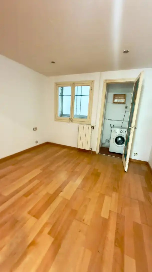 Piso en venta en Barcelona con Calefacción, Parquet y Trastero