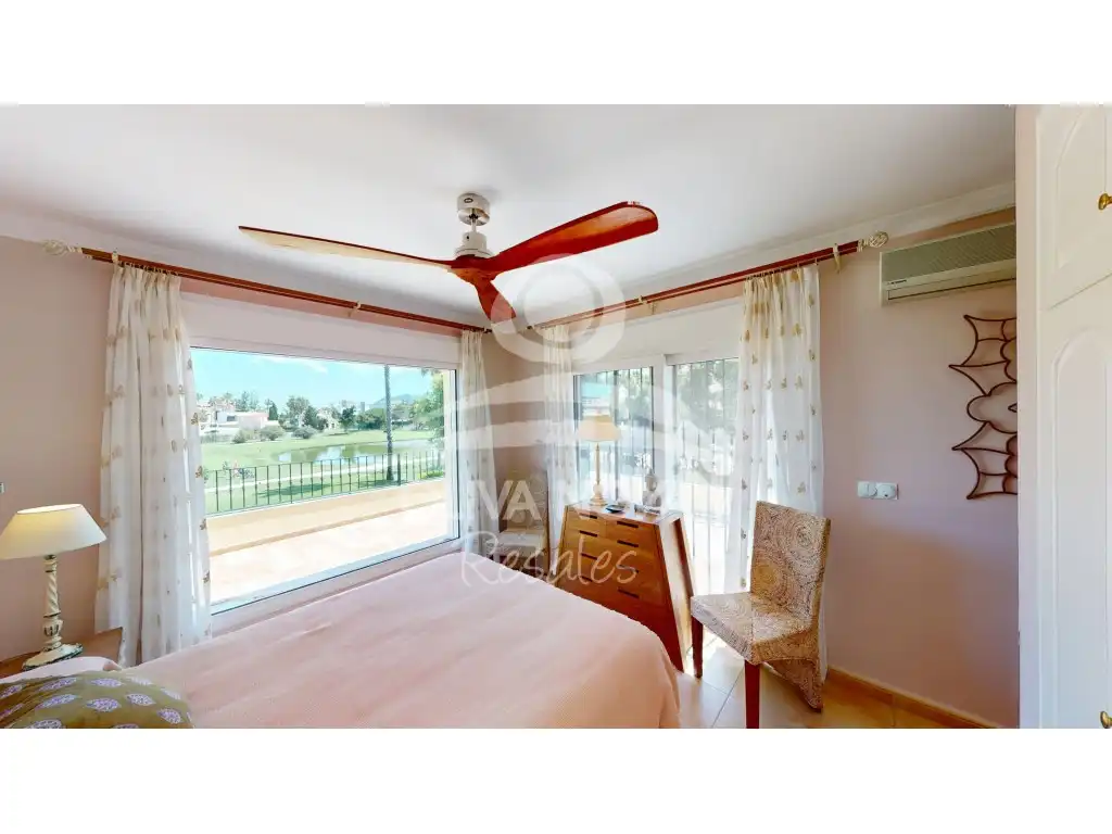 Habitación de Casa o chalet en venta en Oliva con Terraza y Piscina