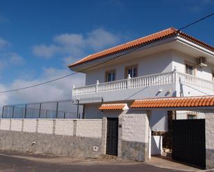 Exterior view of House or chalet for sale in Guía de Isora  with Air Conditioner, Terrace and Swimming Pool