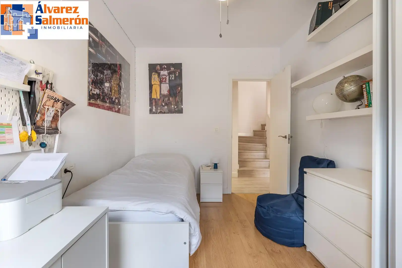 Schlafzimmer von Einfamilien-Reihenhaus zum Verkauf in Granada mit Privatgarten und Balkon