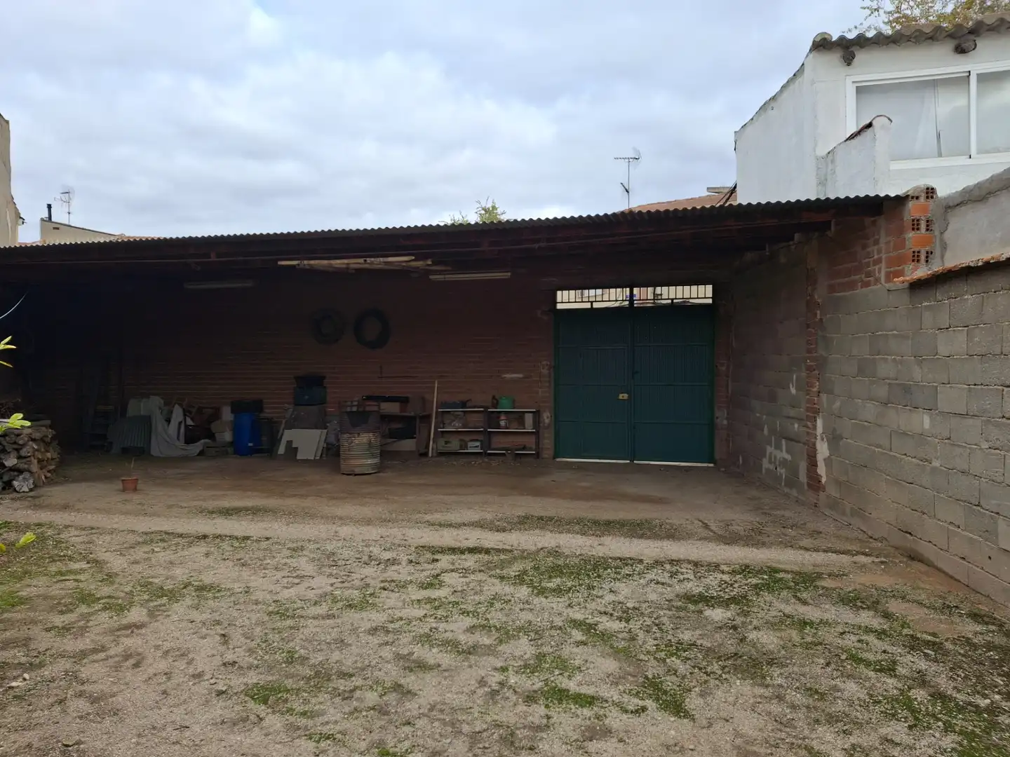 Vista exterior de Casa o xalet en venda en La Puebla de Almoradiel amb Calefacció, Moblat i Forn