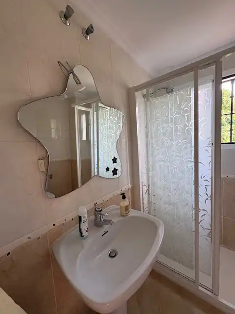 Bathroom of Houses for sale in Algeciras  with Air Conditioner, Private garden and Terrace