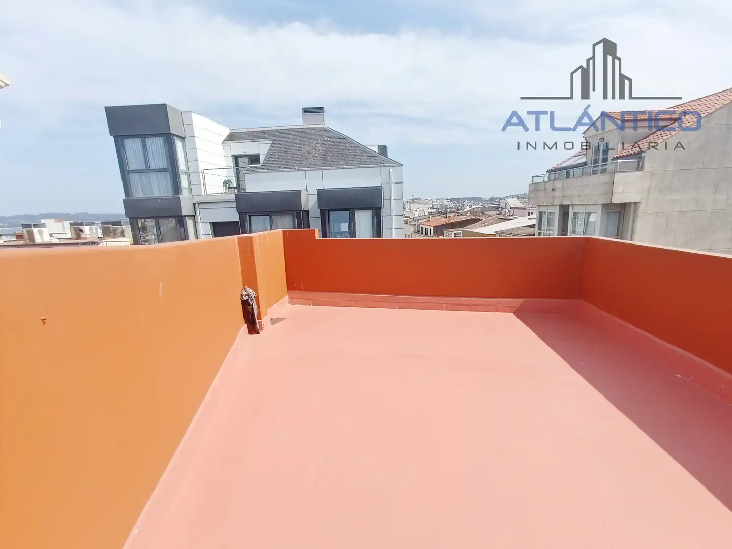Terrassa de Àtic en venda en A Coruña Capital  amb Calefacció, Terrassa i Moblat