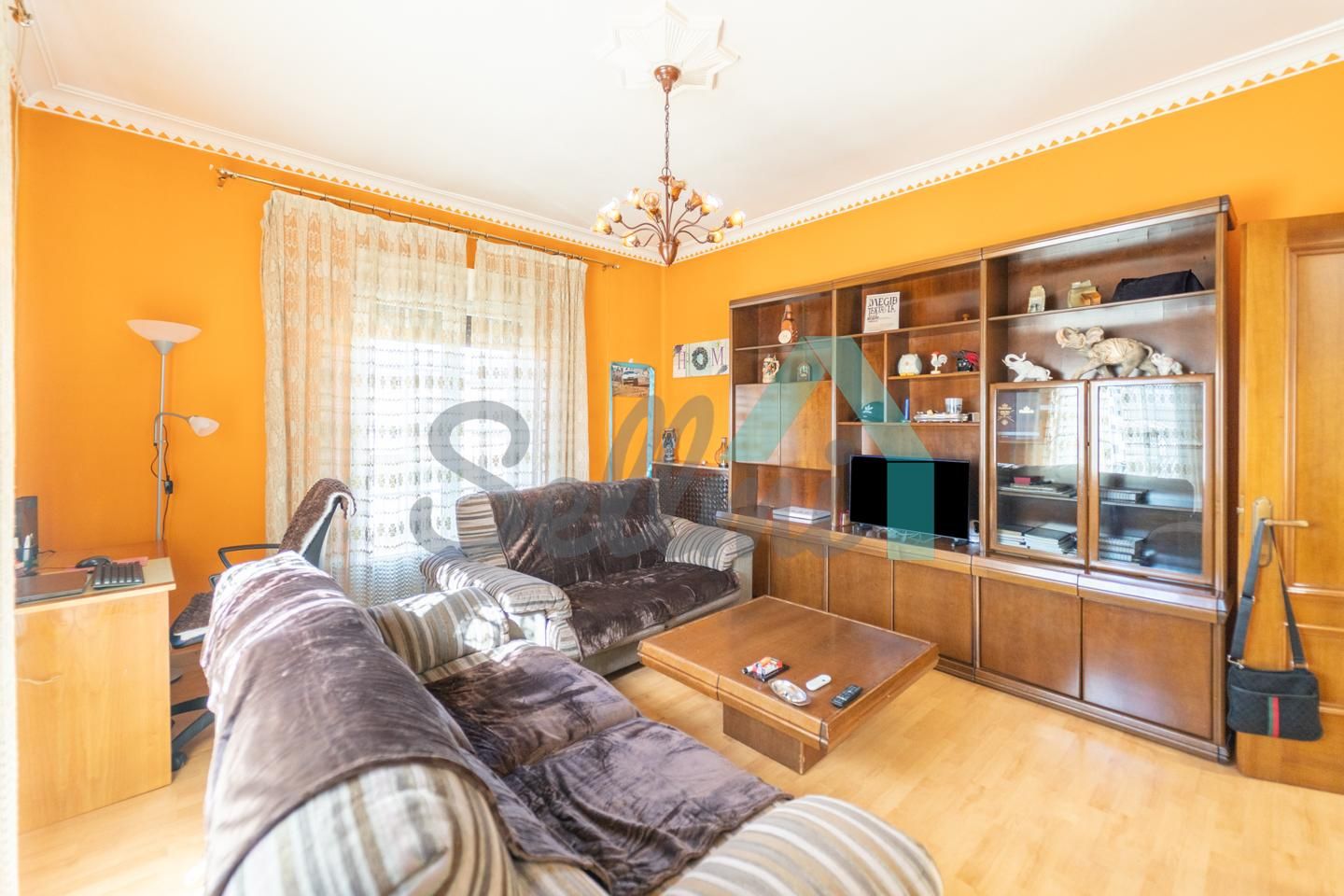 Living room of Flat for sale in Oviedo   with Heating, Parquet flooring and Terrace
