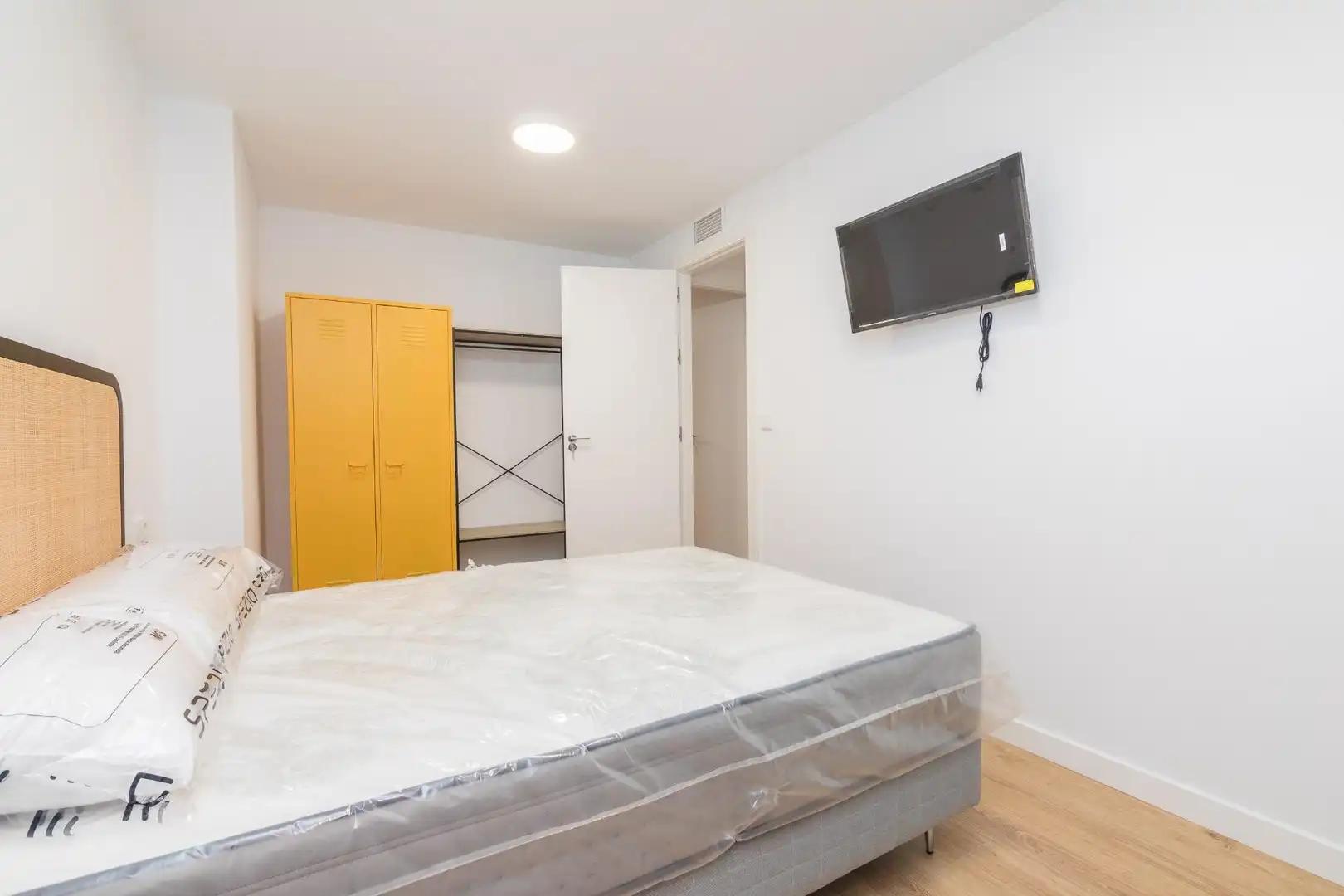 Room in Avenida JOAN CARLES I, 19, Centro