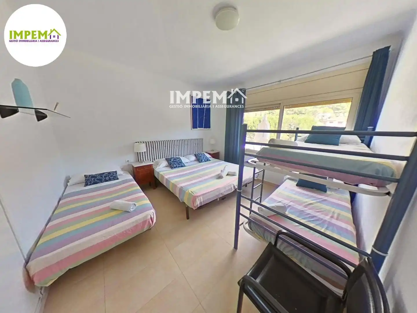 Dormitori de Casa o xalet en venda en La Llacuna amb Calefacció, Terrassa i Piscina