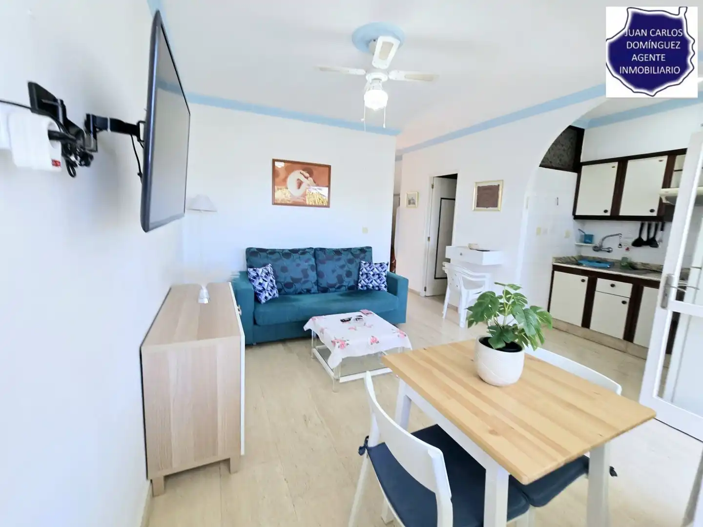 Sala d'estar de Apartament de lloguer en San Bartolomé de Tirajana amb Terrassa, Moblat i Piscina comunitària