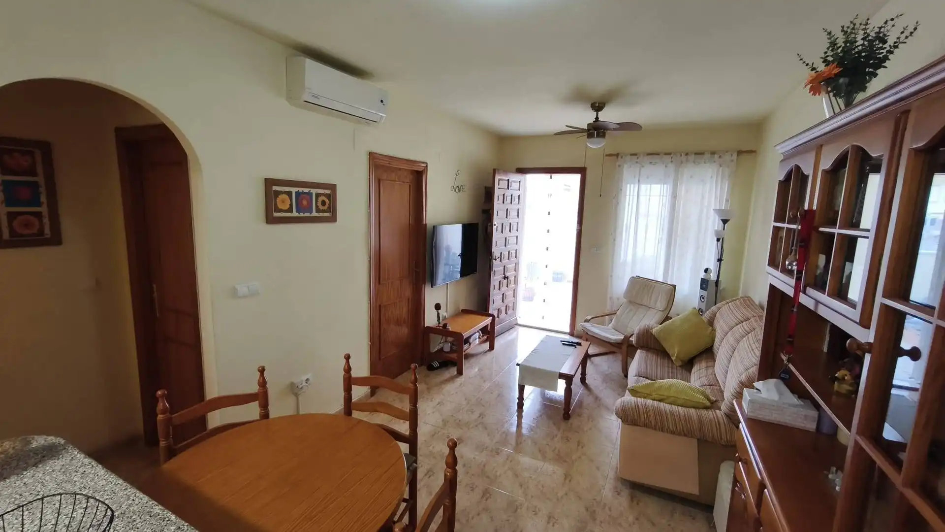 Sala de estar de Casa o chalet en venta en Orihuela con Aire acondicionado, Calefacción y Jardín privado