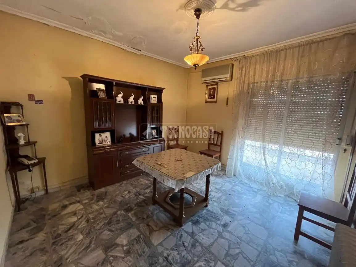 Casa adosada en venta en Linares con Aire acondicionado, Terraza y Balcón