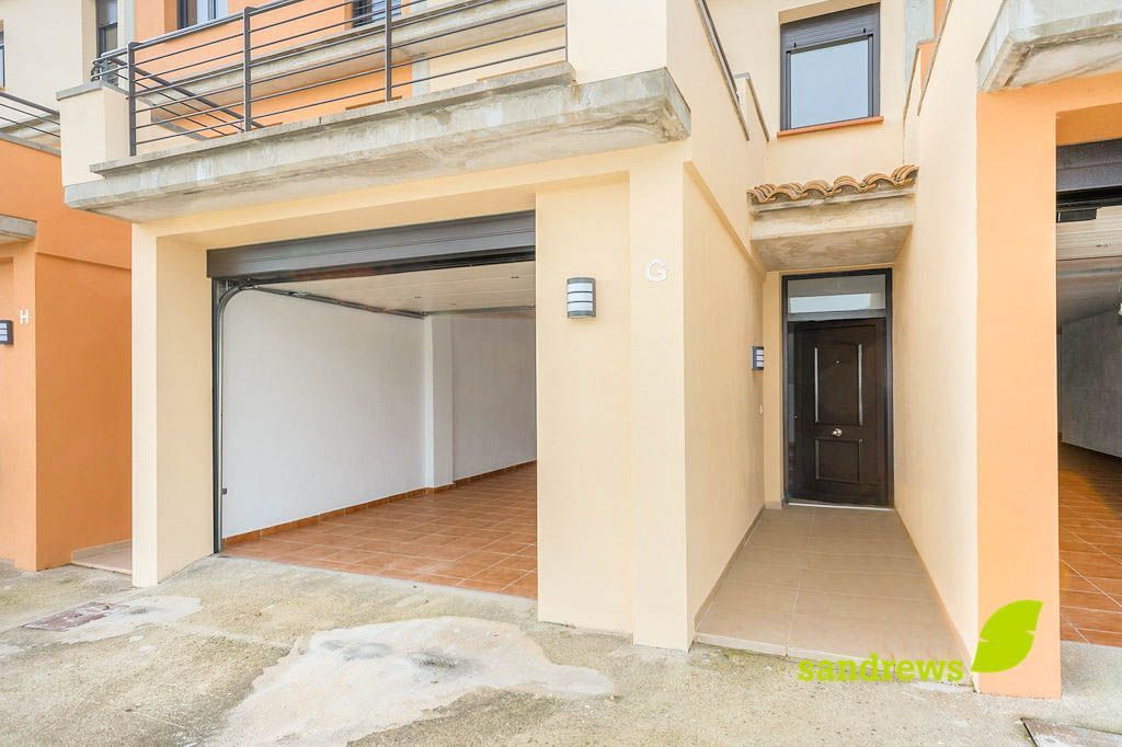 Casa adosada en venda en Darnius amb Calefacció i Jardí privat