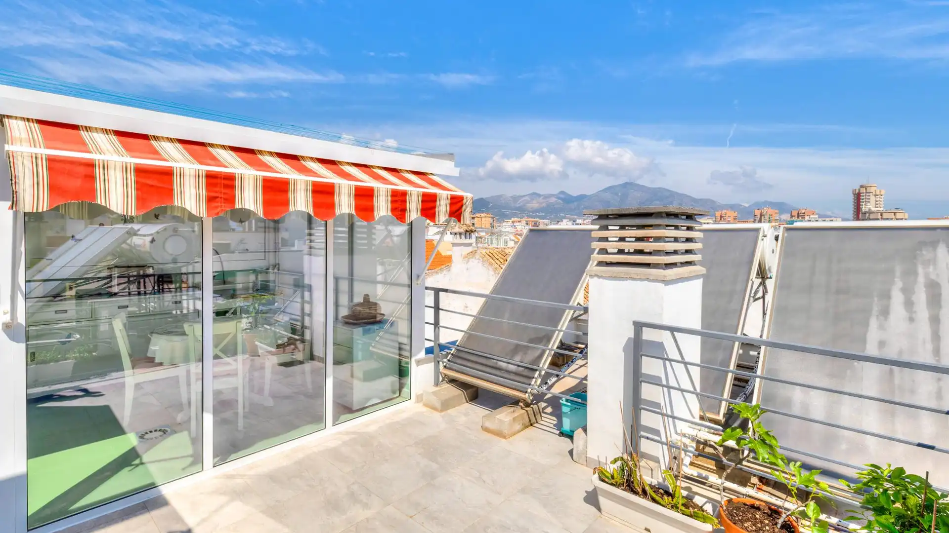 Terraza de Ático en venta en Fuengirola con Aire acondicionado, Calefacción y Parquet