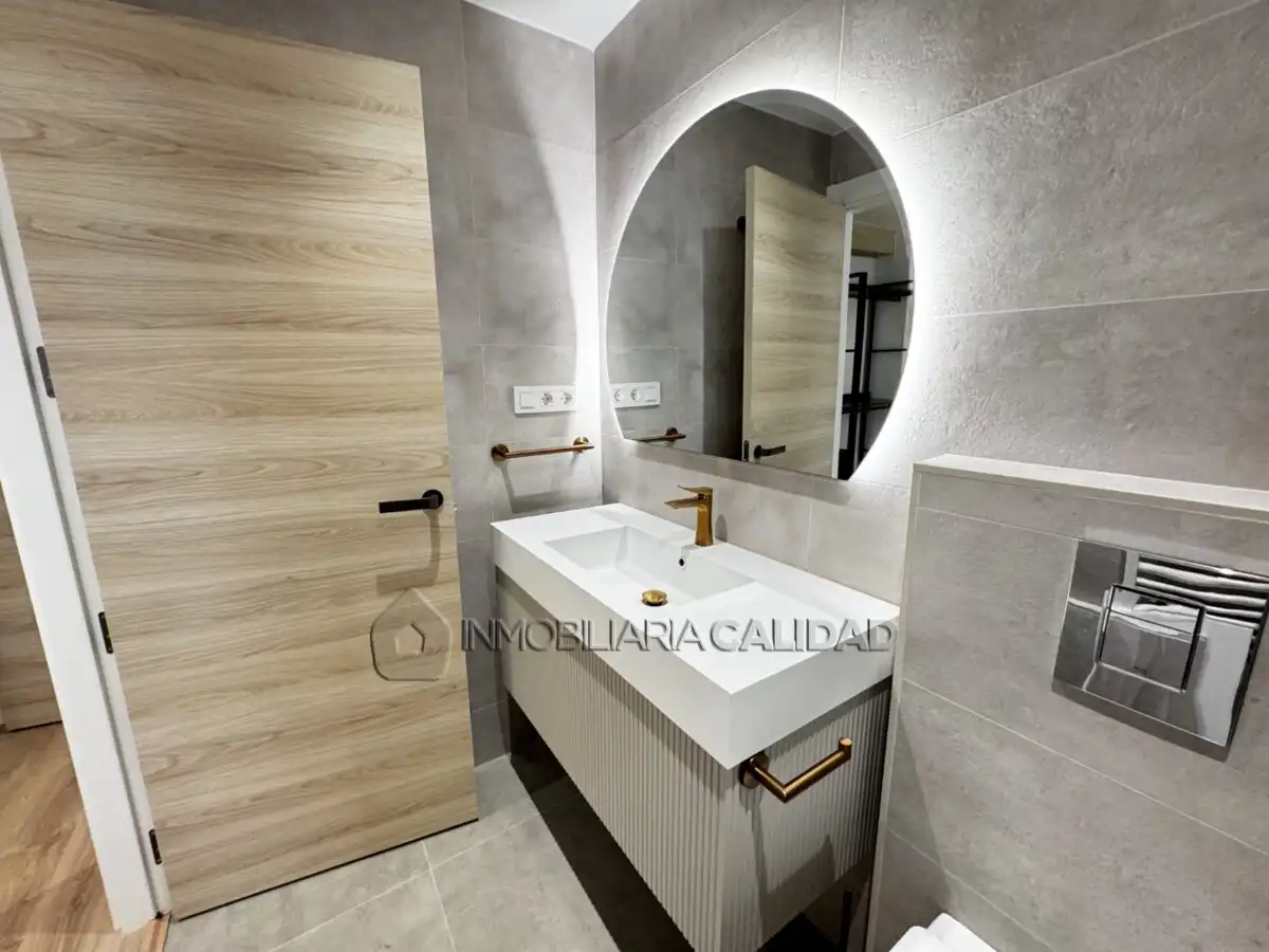 Bathroom of Flat for sale in Burgos  with Heating, Storage room and Furnished