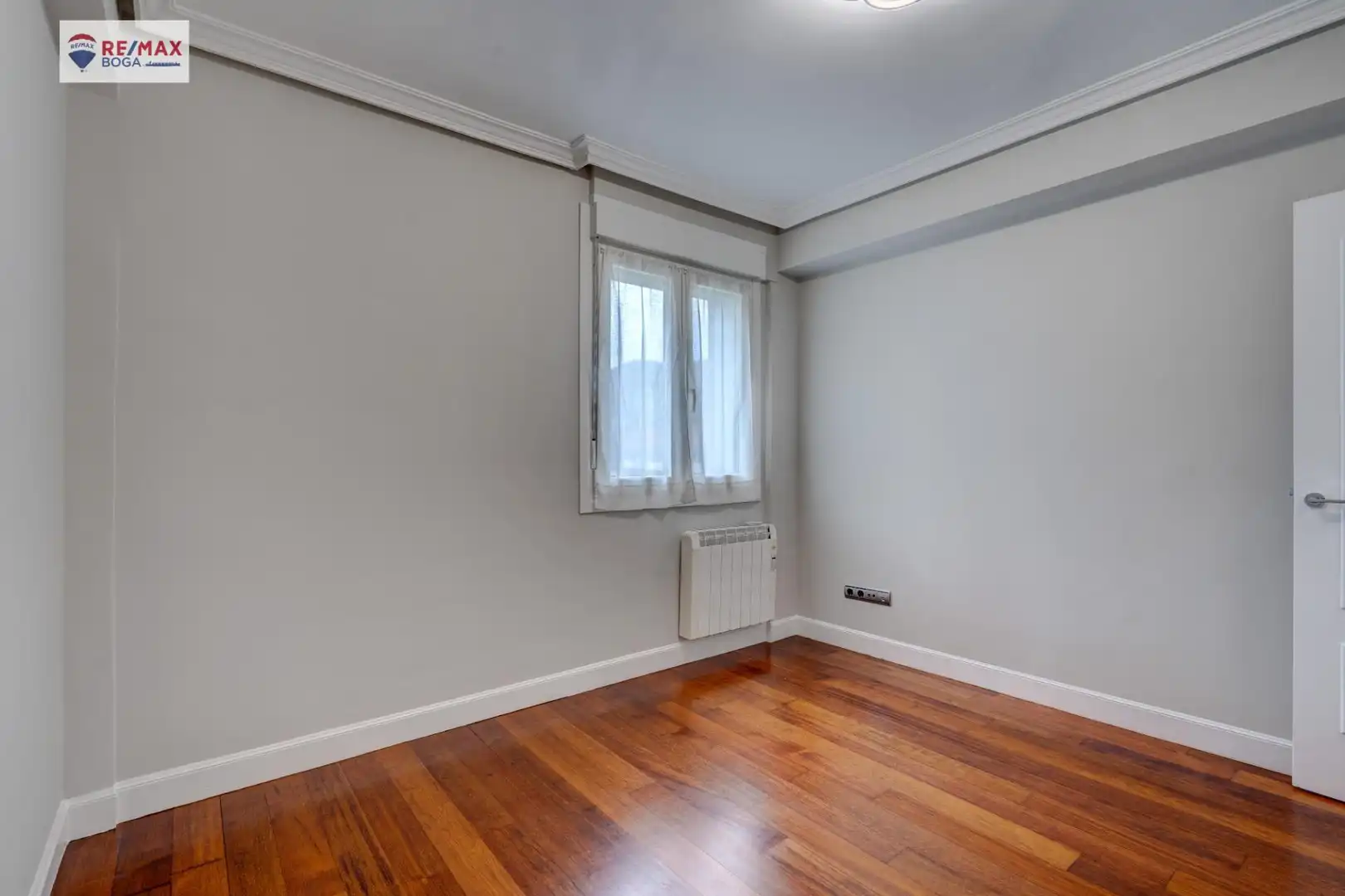 Schlafzimmer von Wohnung zum Verkauf in Zarautz mit Privatgarten