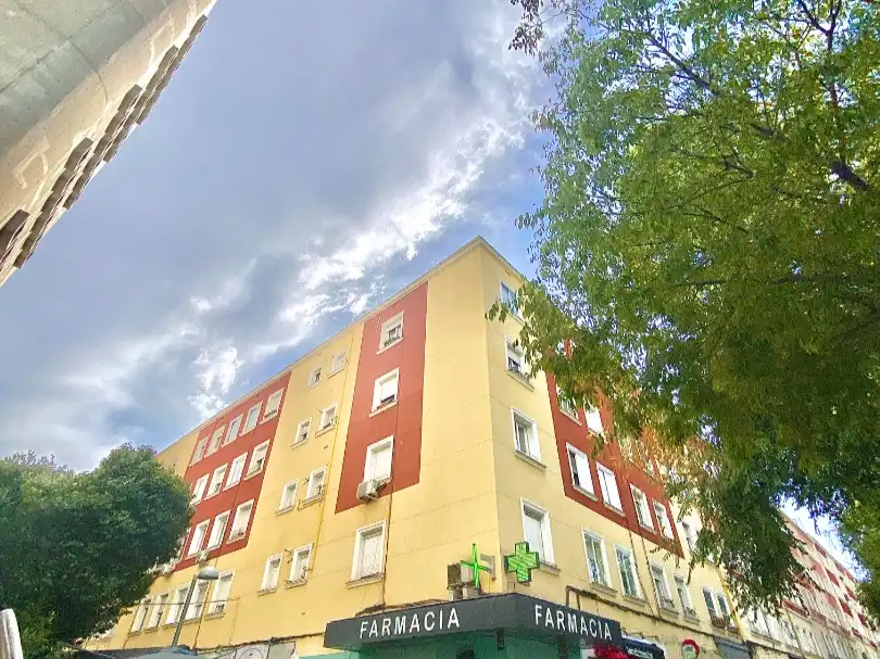 Vista exterior de Piso en venta en  Madrid Capital
