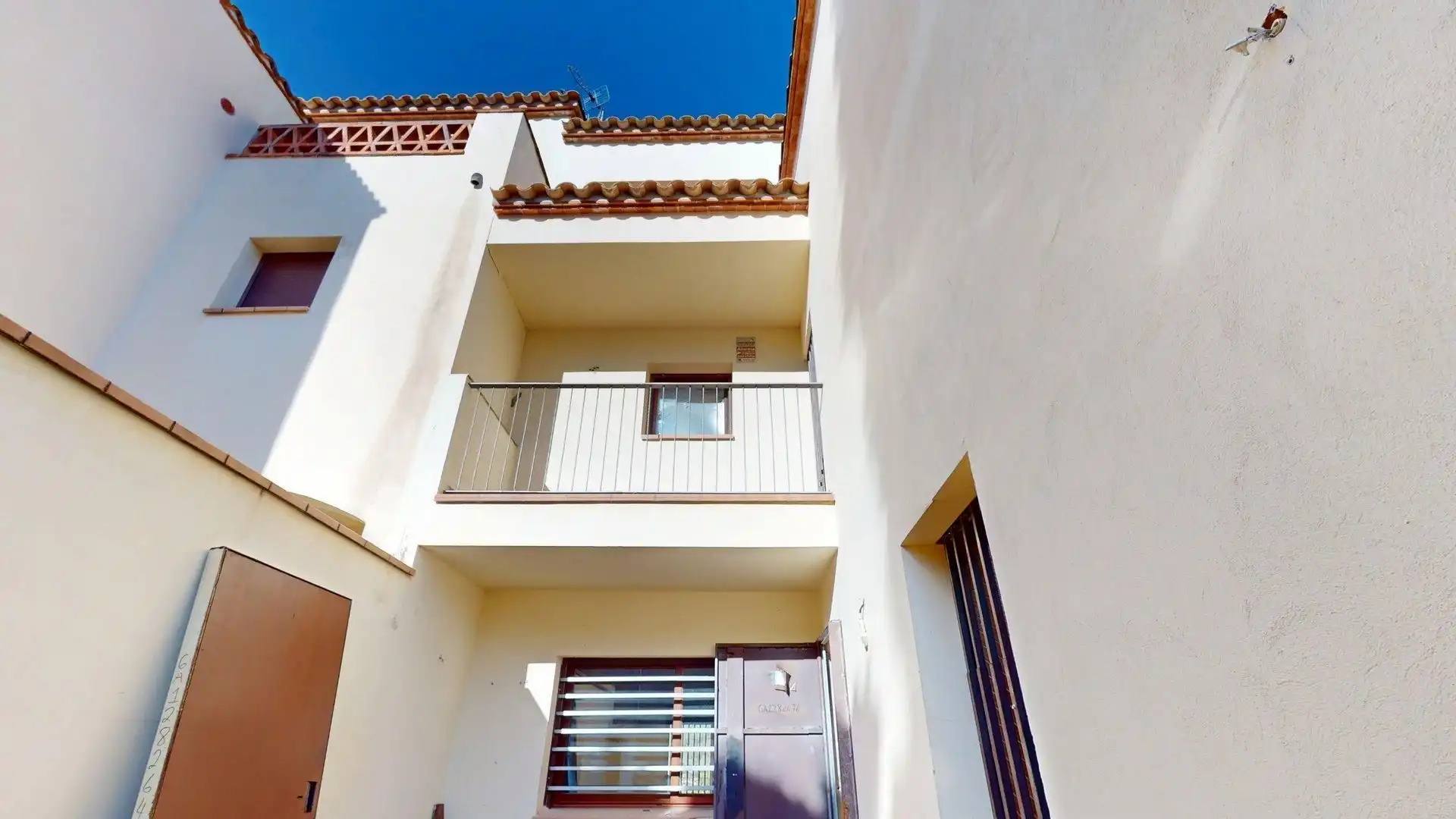 Vista exterior de Casa adosada en venta en Sant Pere de Ribes con Aire acondicionado