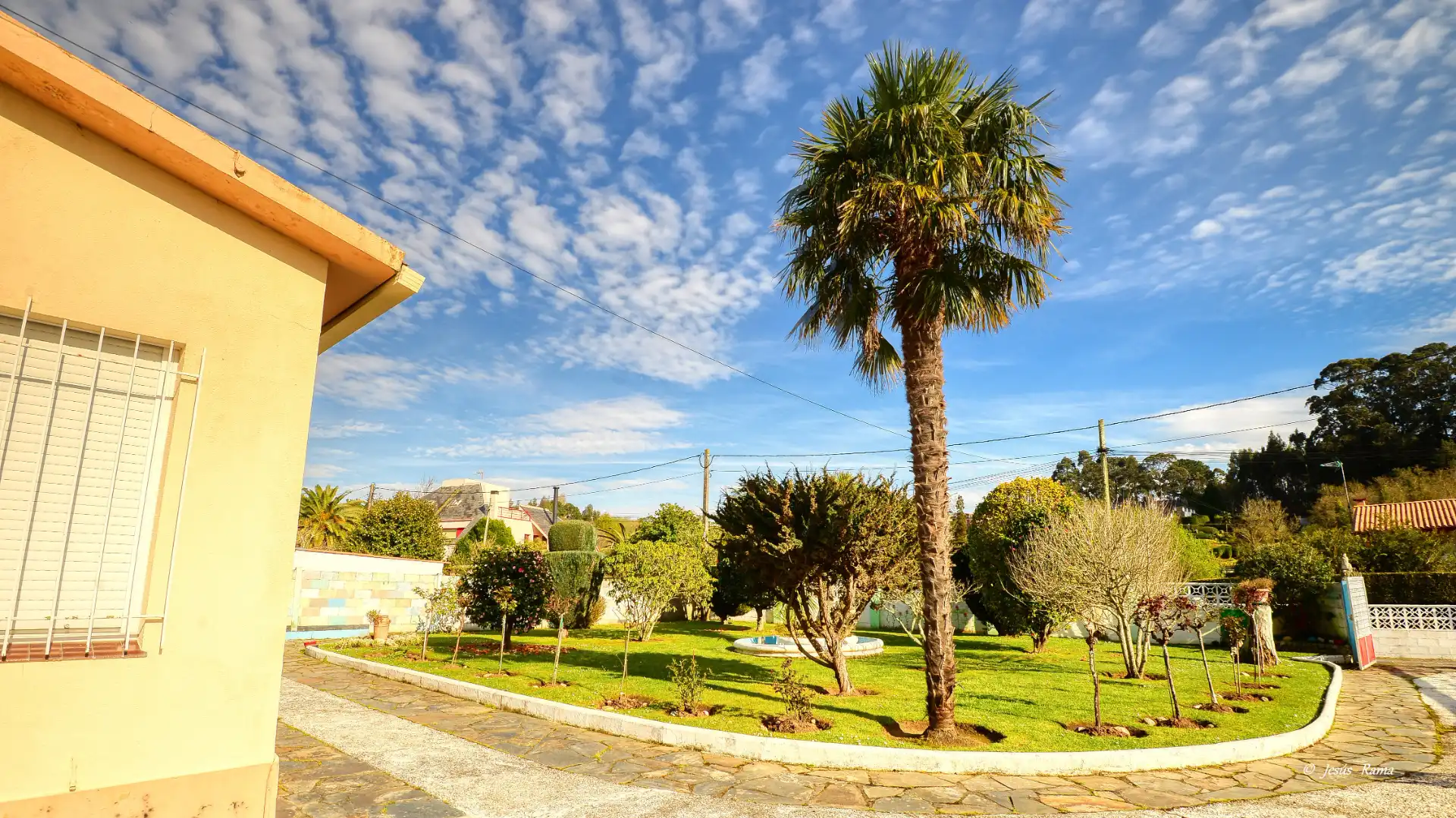Jardí de Casa o xalet en venda en Oleiros amb Jardí privat, Traster i Moblat