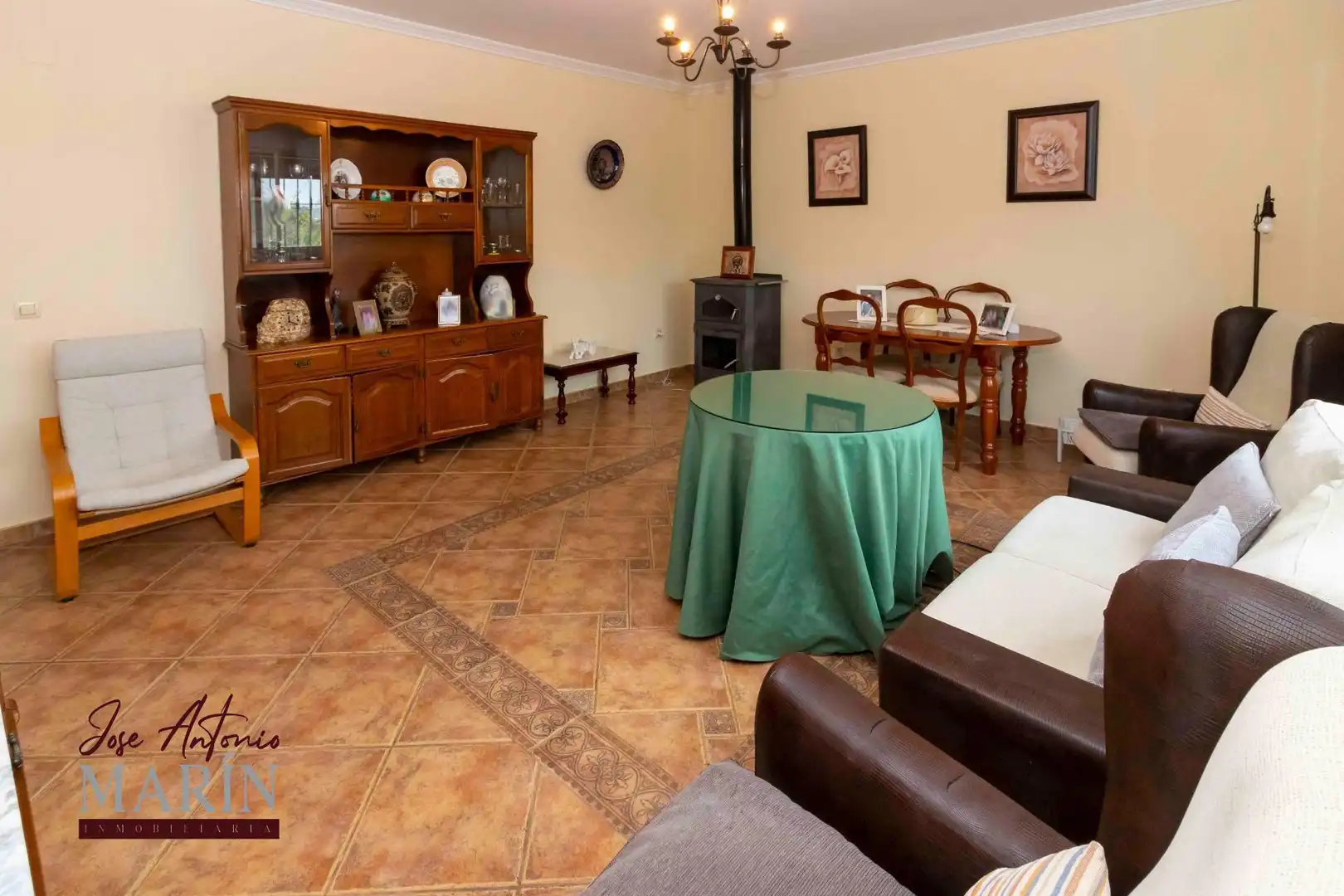 Sala d'estar de Casa o xalet en venda en Badajoz amb Terrassa, Traster i Moblat