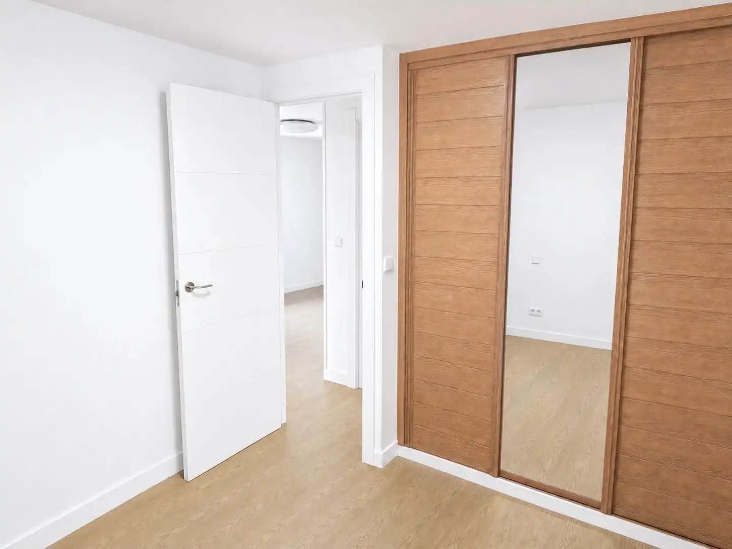 Schlafzimmer von Wohnung zur Miete in  Madrid Capital mit Klimaanlage und Terrasse