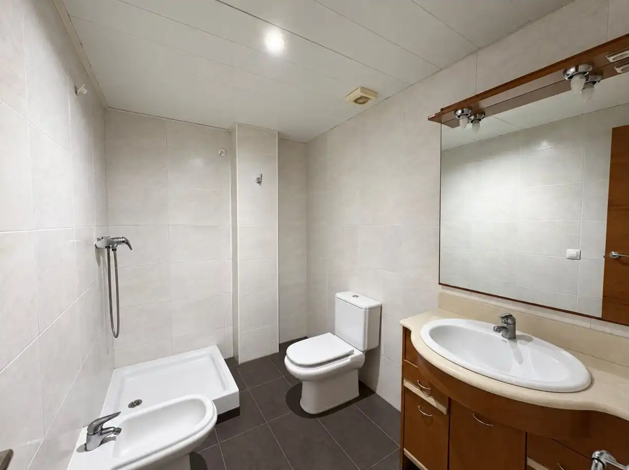Baño de Piso en venta en Tordera con Aire acondicionado, Calefacción y Parquet