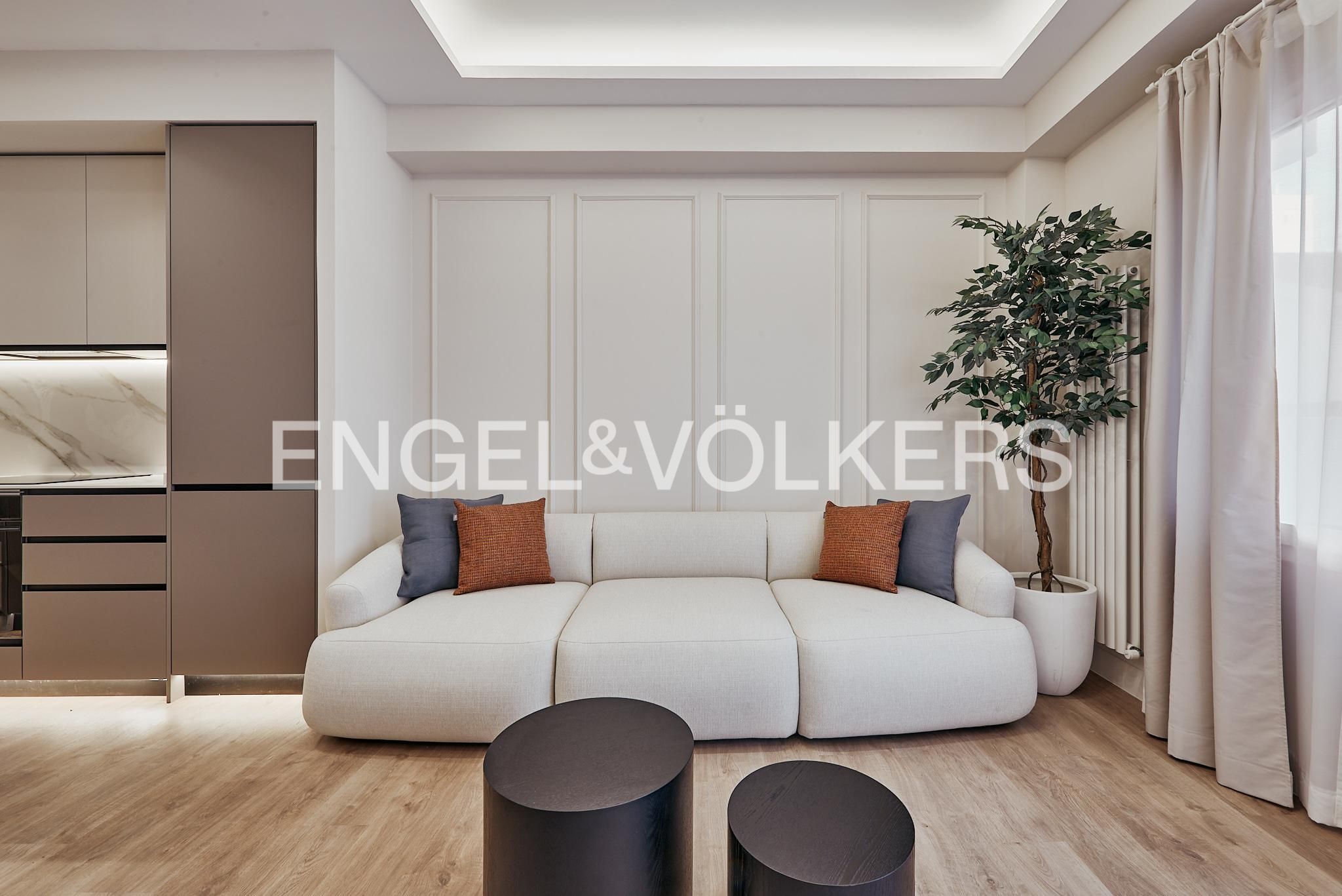 Living room of Flat for sale in  Madrid Capital  with Air Conditioner, Heating and Terrace