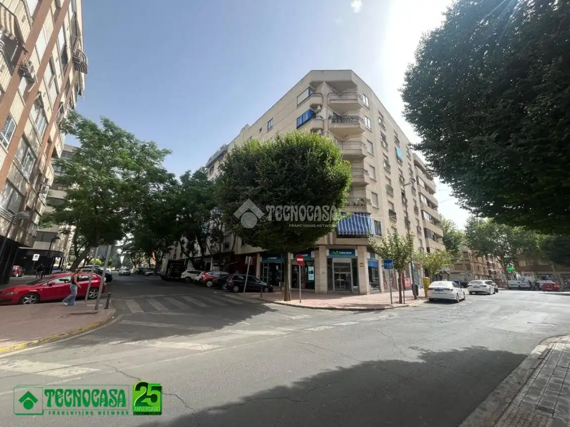 Vista exterior de Pis en venda en Ciudad Real amb Balcó