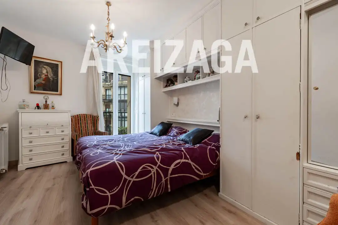 Schlafzimmer von Wohnung zum Verkauf in Donostia - San Sebastián  mit Heizung und Balkon