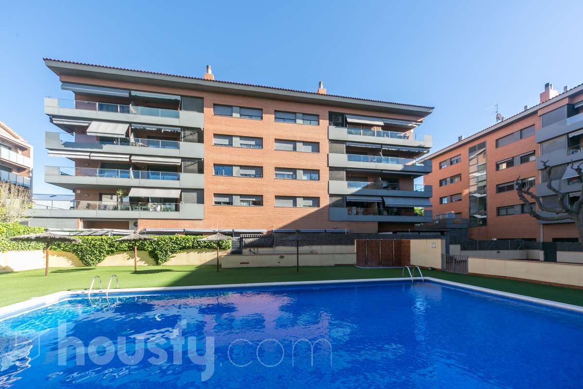 Swimming pool of Flat for sale in Castelldefels  with Air Conditioner, Heating and Private garden