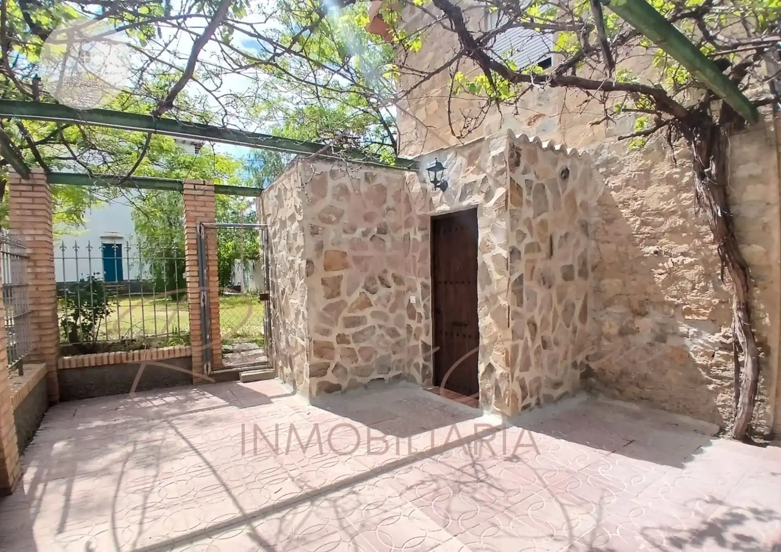 Jardí de Casa o xalet de lloguer en  Jaén Capital amb Aire condicionat, Moblat i Piscina comunitària