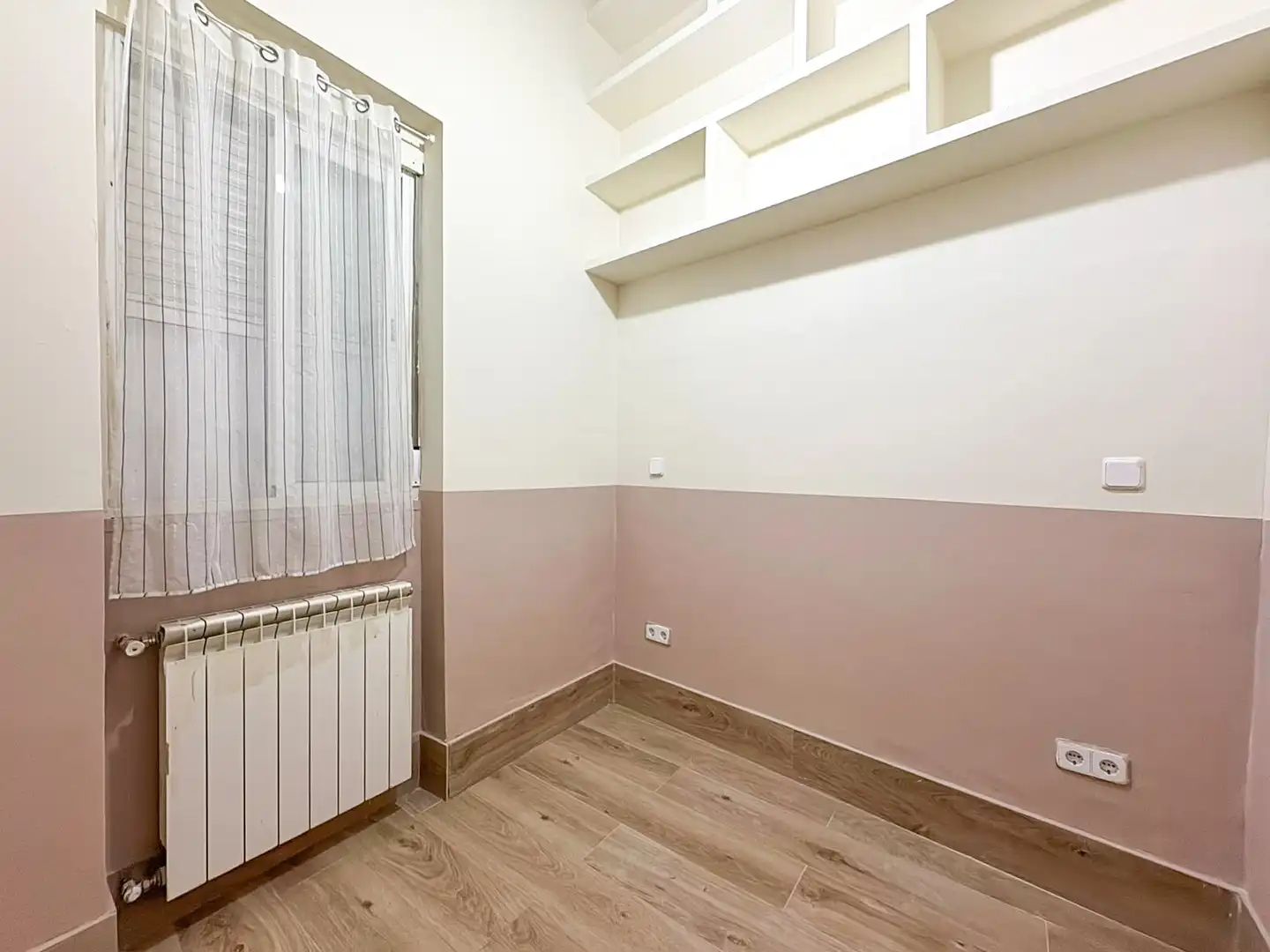 Habitación de Piso en venta en Madrid con Calefacción