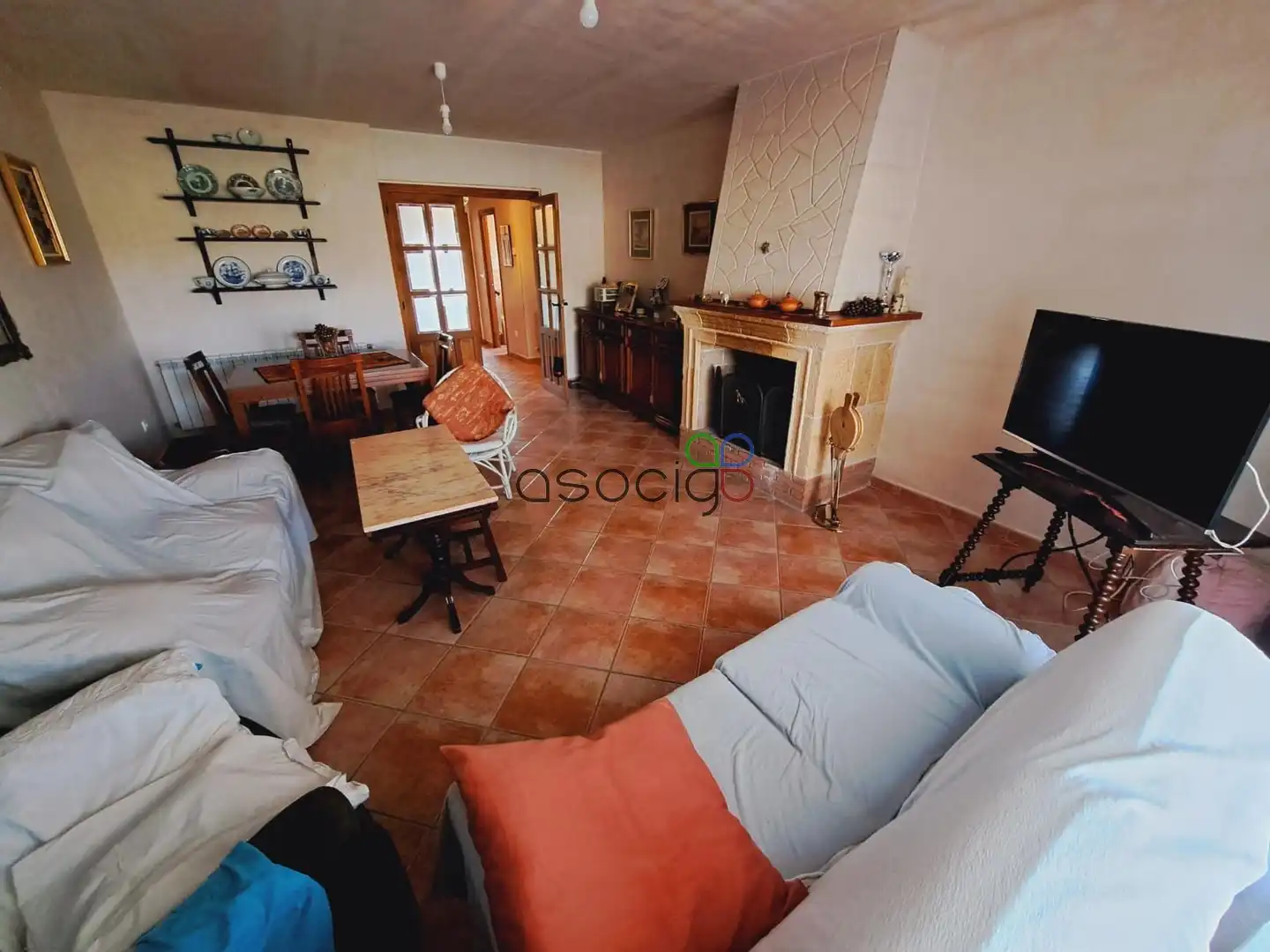 Sala de estar de Casa o chalet en venta en Solanillos del Extremo con Calefacción, Trastero y Piscina
