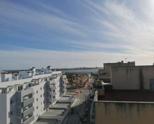 Vista exterior de Àtic en venda en Puerto Real amb Aire condicionat i Terrassa