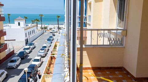 Foto 2 de Piso en venta en Calle Ramón y Cajal, Playa de la Regla, Chipiona