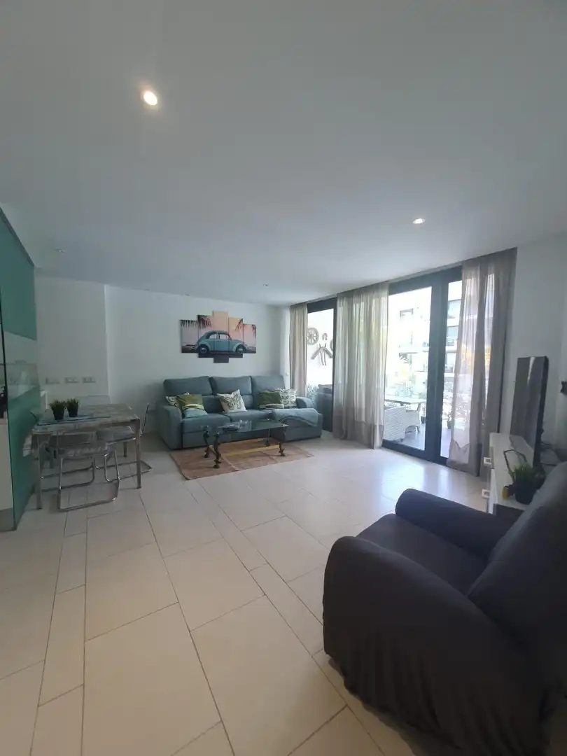 Sala d'estar de Apartament de lloguer en Arona amb Aire condicionat, Terrassa i Moblat