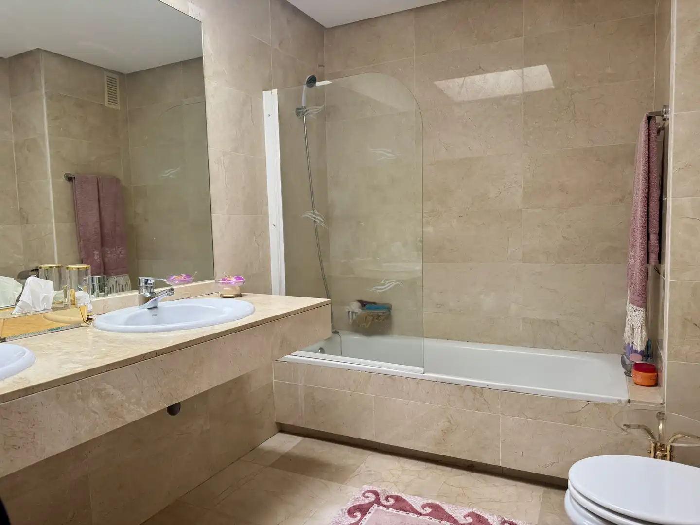 Bany de Àtic en venda en Marbella amb Aire condicionat, Terrassa i Piscina